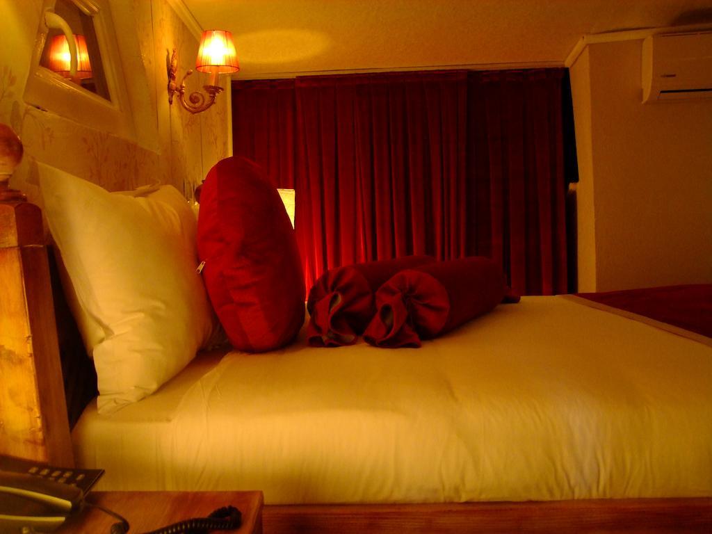 Hotel Ishakpasa Konagi Isztambul Szoba fotó